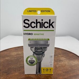 Schick Razor Hydro Sensitive Razor Handle + 2 Cartridges + STUBL Saver 5 Blades